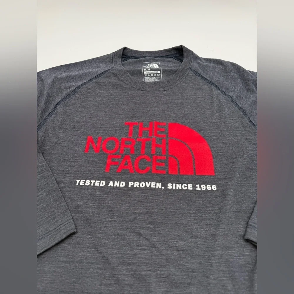 Men’s North Face Heather Blue T-Shirt 3/4 Sleeve Red Logo Standard Fit Sz M